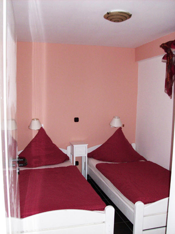 Gaestehaus Strandkonsulat Scharbeutz Ruang foto